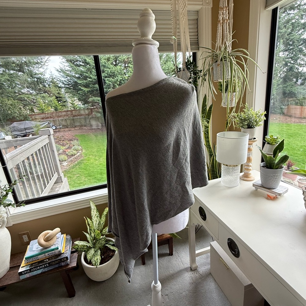 Kerisma Light Gray Knit Poncho